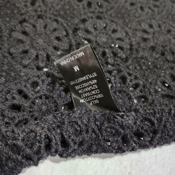 BLACK LACE TOP - Picture 3 of 4